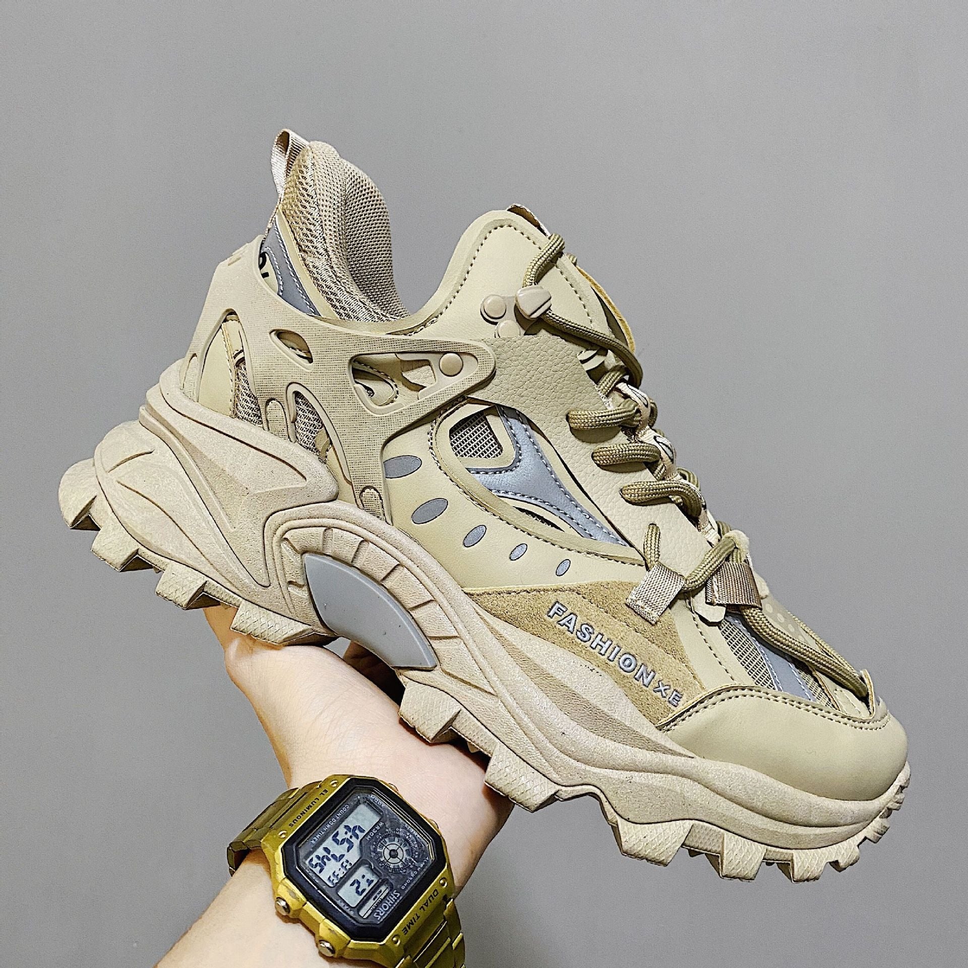 Breathable light weight Men's shoes